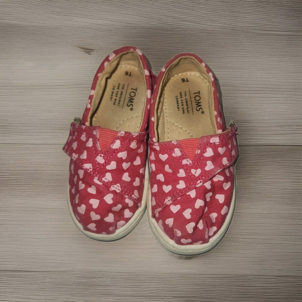 TOMS Girls Shoe Size 6T Raspberry  Pink Hearts Sneakers Toddler Alpargata Belmot